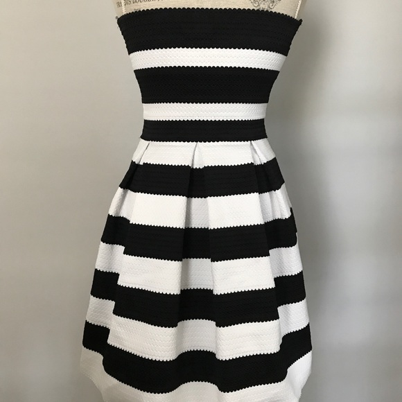 Black & White Stripe Express Dress - Picture 3 of 3